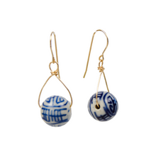 Load image into Gallery viewer, Emily Anne Earrings