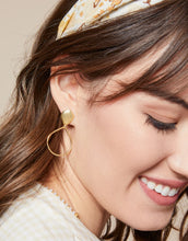 Load image into Gallery viewer, Spartina Earrings
