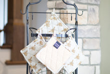 Load image into Gallery viewer, Honey Bee Oven Mitt & Potholder/Trivet