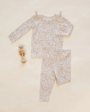 Load image into Gallery viewer, Long sleeve top and leggings in a stretchy soft bamboo fabric with an all over floral print. Slim fit with added stretch to grow with your baby.   Care: Machine wash. Tumble dry low.  Made of 96% viscose from bamboo / 4% elastane.
