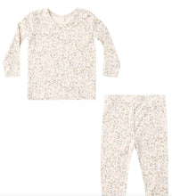 Load image into Gallery viewer, Long sleeve top and leggings in a stretchy soft bamboo fabric with an all over floral print. Slim fit with added stretch to grow with your baby.   Care: Machine wash. Tumble dry low.  Made of 96% viscose from bamboo / 4% elastane.

