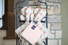 Load image into Gallery viewer, Honey Bee Oven Mitt &amp; Potholder/Trivet
