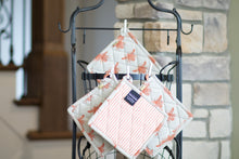 Load image into Gallery viewer, Honey Bee Oven Mitt &amp; Potholder/Trivet
